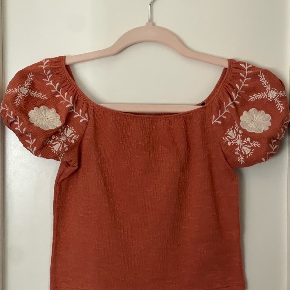 Forever 21 Rust Puff-Sleeve Embroidered Top